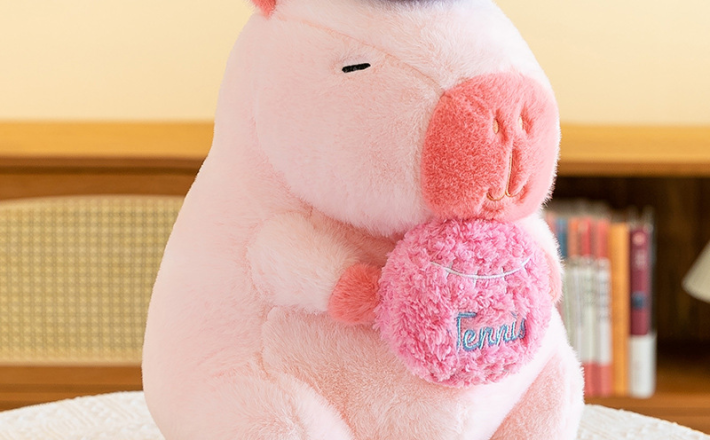 Capybara Hồng ôm banh 40cm